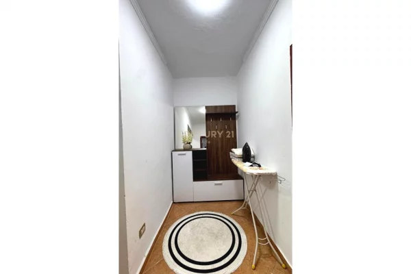 Shtepi me qera Apartament ne Tirane, 2+1, Mobilimi E mobiluar, Pagesa 650  Euro.