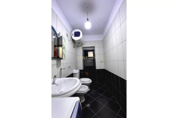 Shtepi me qera Apartament ne Tirane, 2+1, Mobilimi E mobiluar, Pagesa 650  Euro.