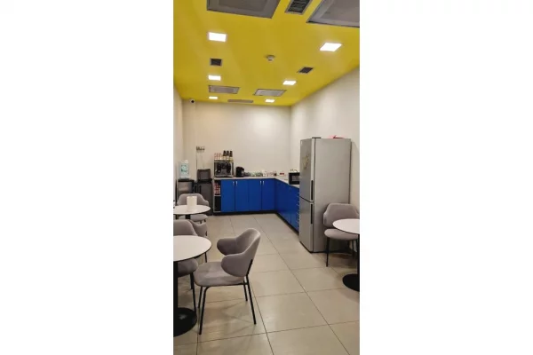 Jepet me qira ambient per zyra tek Rruga e Kavajes !