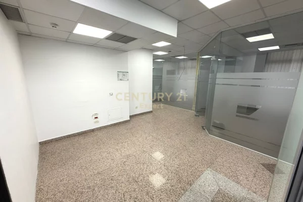 Ambient biznesi me qera 3+1 ne Tirane - 5,800 Euro