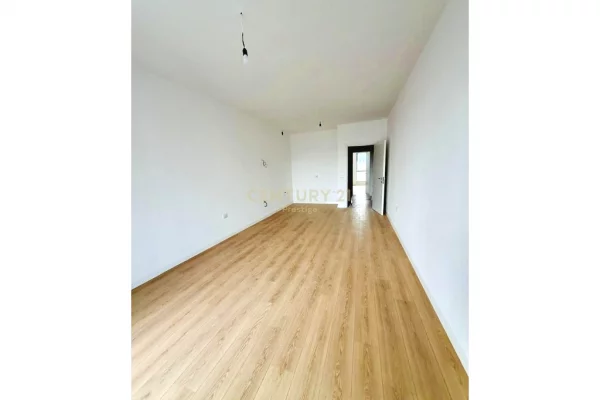 Apartment for rent in Tirana 2+1, Emty