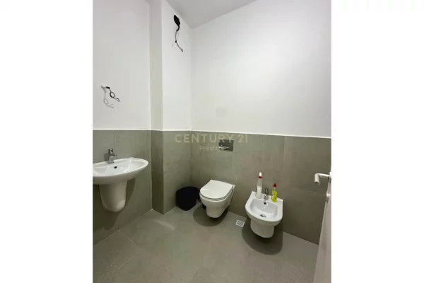 Apartment for rent in Tirana 2+1, Emty