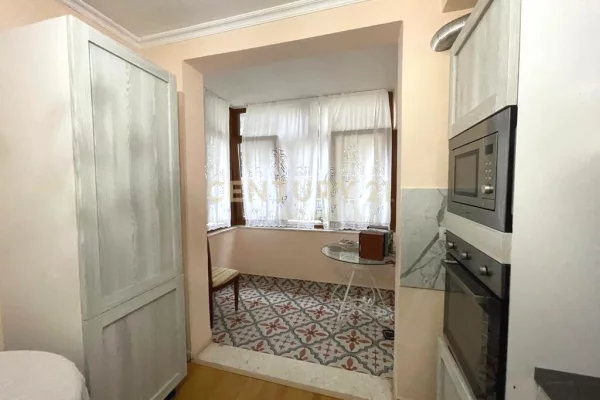 Shtepi ne shitje Apartament ne Tirane, 2+1, Mobilimi E mobiluar, Pagesa 318,000  Euro.