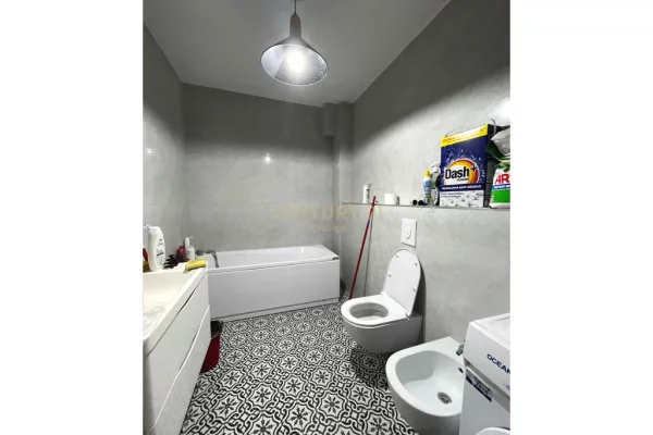 Shtepi ne shitje Apartament ne Tirane, 2+1, Mobilimi E mobiluar, Pagesa 318,000  Euro.