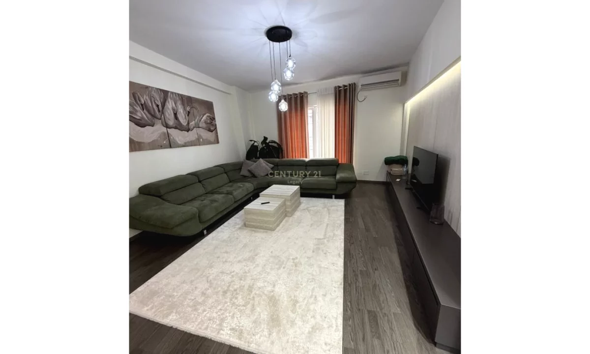 Shtepi ne shitje Apartament ne Tirane, 3+1, Mobilimi E mobiluar, Pagesa 270,000  Euro.