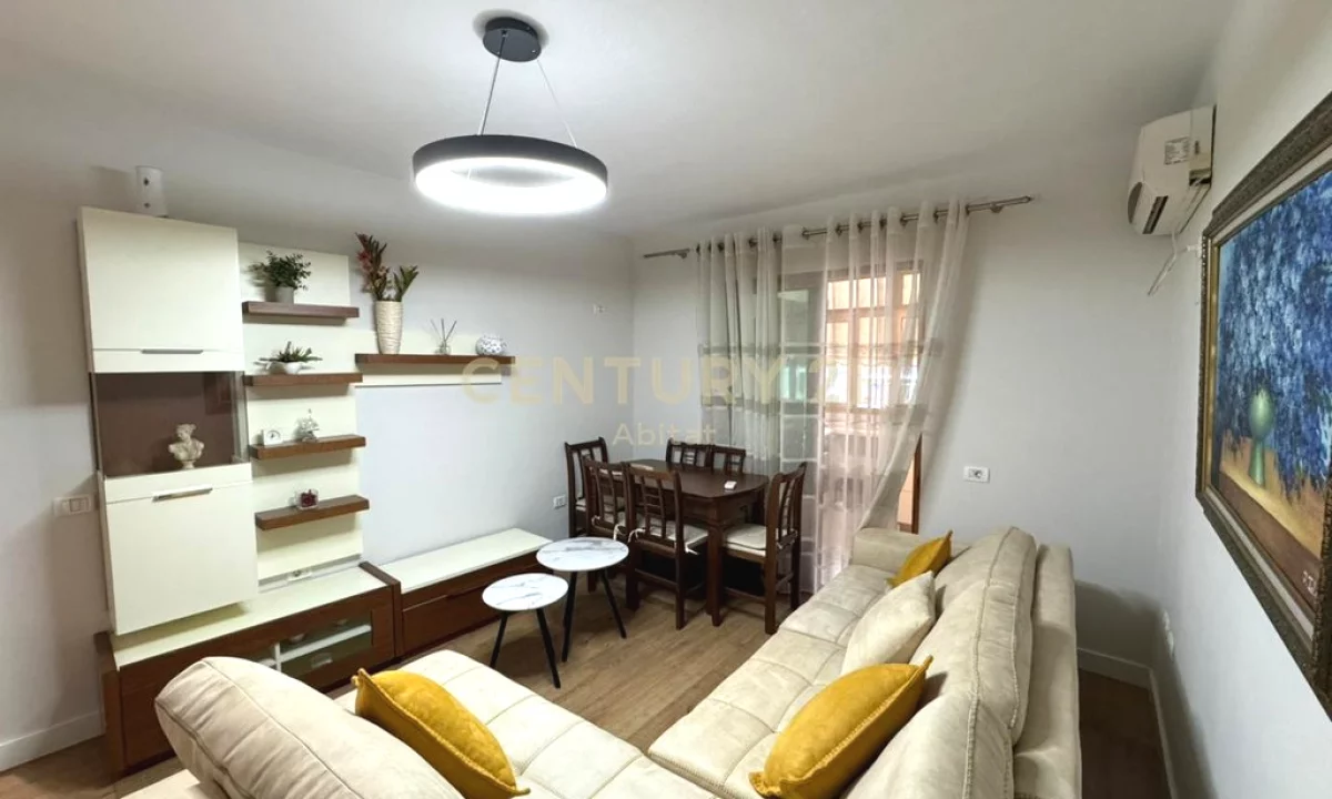 Shtepi me qera Apartament ne Tirane, 1+1, Mobilimi E mobiluar, Pagesa 800  Euro.