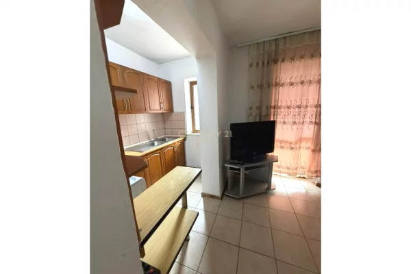 Shtepi ne shitje Apartament ne Tirane, 1+1, Mobilimi E mobiluar, Pagesa 120,000  Euro.