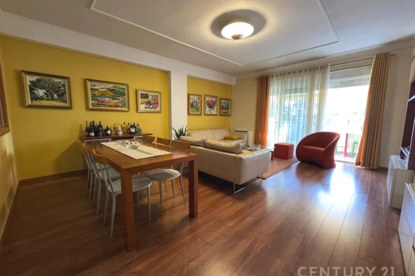 Shtepi me qera Apartament ne Tirane, 2+1, Mobilimi E mobiluar, Pagesa 1,800  Euro.