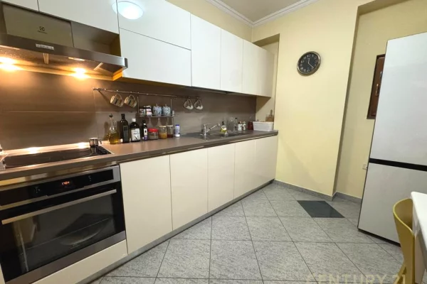 Shtepi me qera Apartament ne Tirane, 2+1, Mobilimi E mobiluar, Pagesa 1,800  Euro.