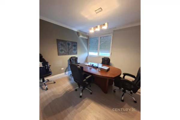 Ambient biznesi me qera 3+1 ne Tirane - 800 Euro