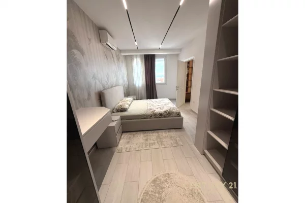Shtepi ne shitje Apartament ne Tirane, 1+1, Mobilimi E mobiluar, Pagesa 200,000  Euro.