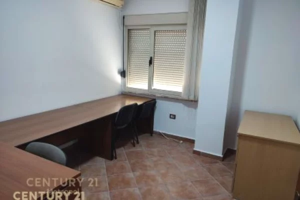 Apartment for rent in Tirana 4+1, Emty