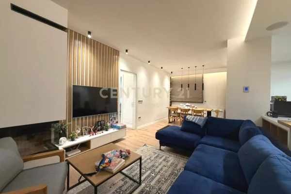 Shtepi ne shitje Penthose(kati i fundit panoramik) ne Tirane, 3+1, Mobilimi E mobiluar, Pagesa 235,000  Euro.