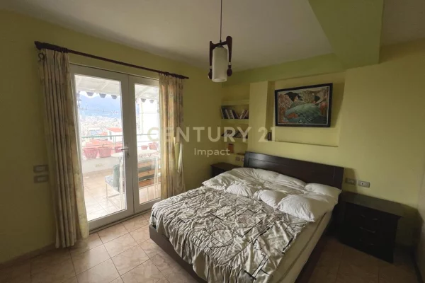 Shtepi ne shitje Duplex(shtepi me 2 kate) ne Tirane, 3+1, Mobilimi E mobiluar, Pagesa 323,500  Euro.