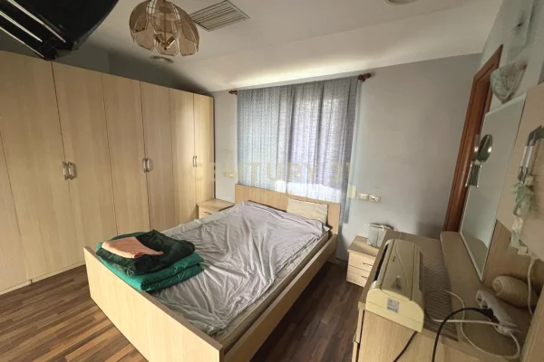 Shtepi ne shitje Duplex(shtepi me 2 kate) ne Tirane, 3+1, Mobilimi E mobiluar, Pagesa 323,500  Euro.