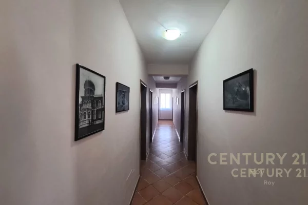 SHITET HOTEL ME 31 DHOMA NE GOLEM!