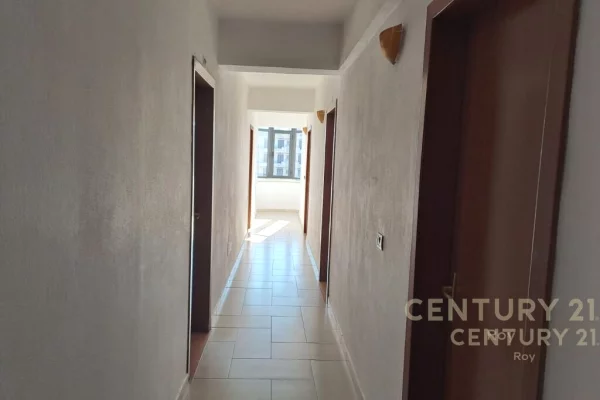 SHITET HOTEL ME 31 DHOMA NE GOLEM!