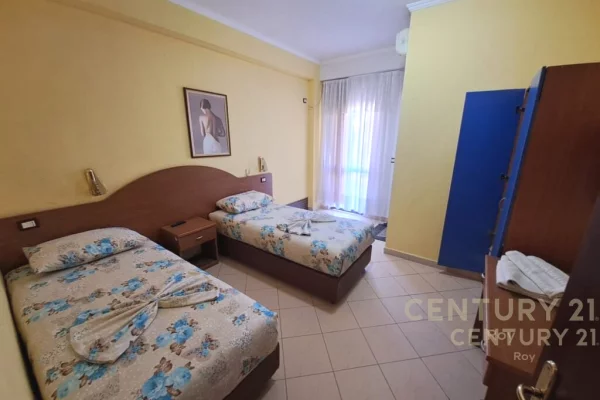 SHITET HOTEL ME 31 DHOMA NE GOLEM!