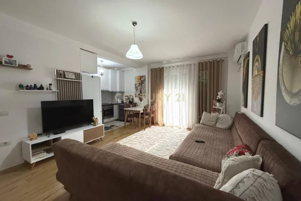 Jepet me Qira Apartament 2+1+2 + post parkimi ne Ali Demi