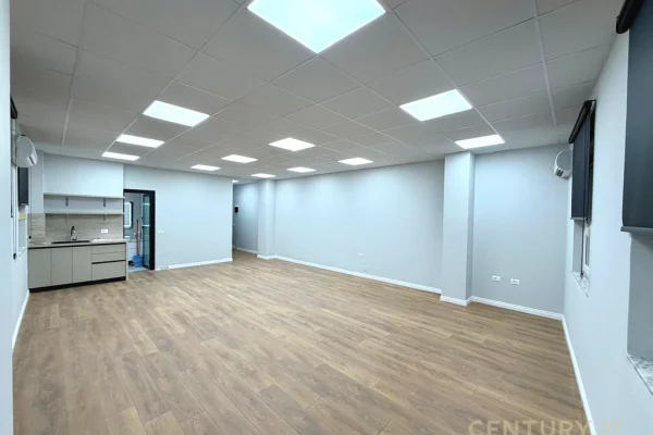 Ambient biznesi me qera 3+1 ne Tirane - 1,100 Euro