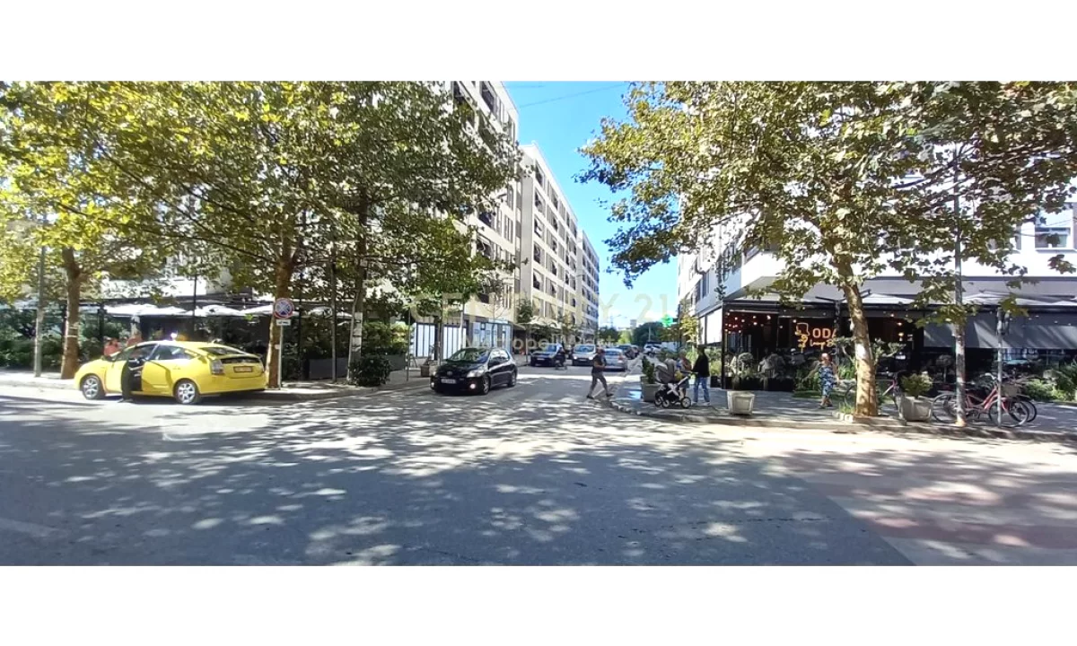 SHITET TOKE RRUGA 5 MAJI!