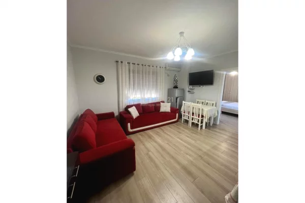 Apartament 2+1 me qira tek Rruga Barrikadave!