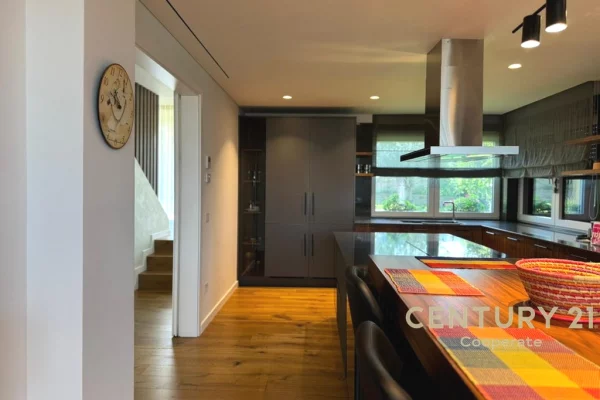 Luxury villas for rent in Tirana 6+1, Furnished