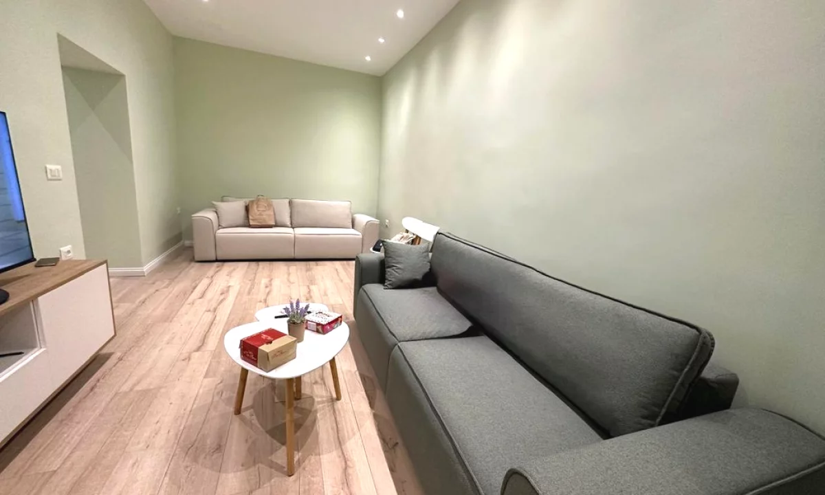 Shtepi me qera Apartament ne Tirane, 1+1, Mobilimi E mobiluar, Pagesa 750  Euro.