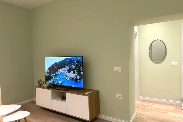 Shtepi me qera Apartament ne Tirane, 1+1, Mobilimi E mobiluar, Pagesa 750  Euro.