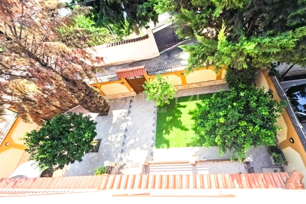 Shtepi ne shitje 6+1 ne Tirane - 490,000 Euro