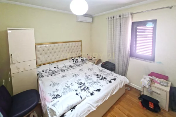 Shtepi ne shitje Vila Luksoze ne Tirane, 6+1, Mobilimi E mobiluar, Pagesa 490,000  Euro.