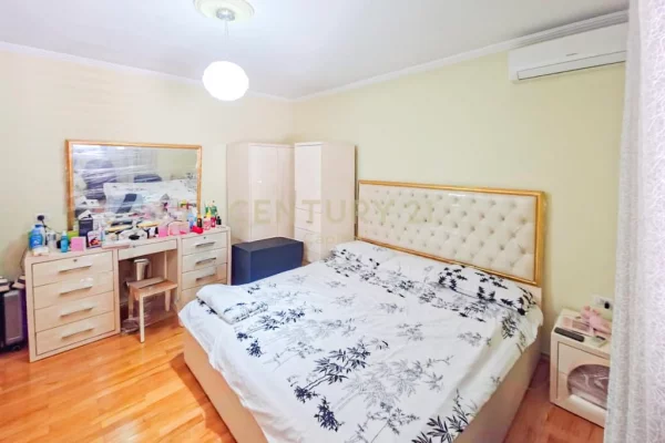 Shtepi ne shitje Vila Luksoze ne Tirane, 6+1, Mobilimi E mobiluar, Pagesa 490,000  Euro.