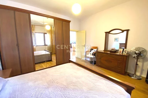 Shtepi ne shitje Apartament ne Tirane, 2+1, Mobilimi E mobiluar, Pagesa 220,000  Euro.