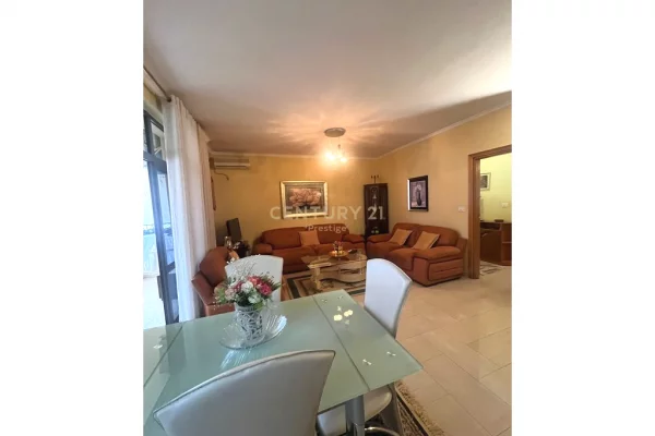 Shtepi ne shitje 3+1 ne Tirane - 380,000 Euro