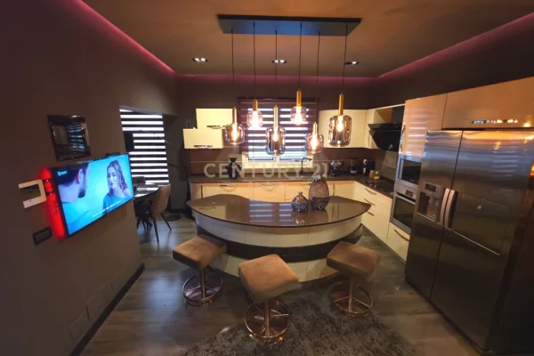 Luxury villas for rent in Tirana 3+1, Furnished