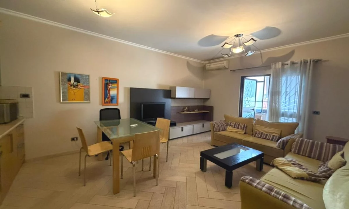 Shtepi ne shitje Apartament ne Tirane, 1+1, Mobilimi E mobiluar, Pagesa 179,000  Euro.