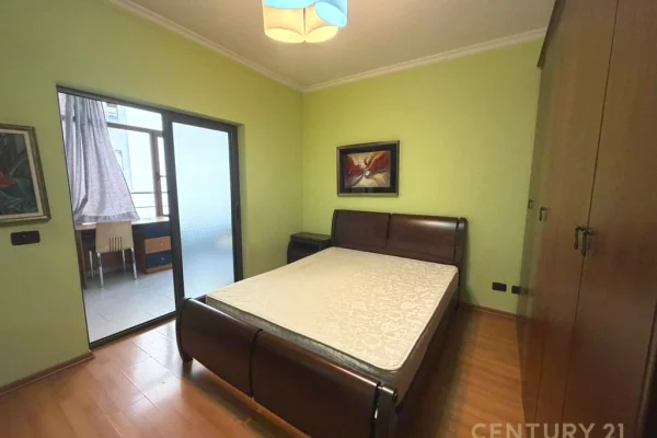 Shtepi ne shitje Apartament ne Tirane, 1+1, Mobilimi E mobiluar, Pagesa 179,000  Euro.