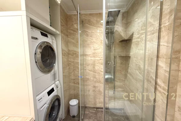 Shtepi me qera Apartament ne Tirane, 2+1, Mobilimi E mobiluar, Pagesa 1,400  Euro.