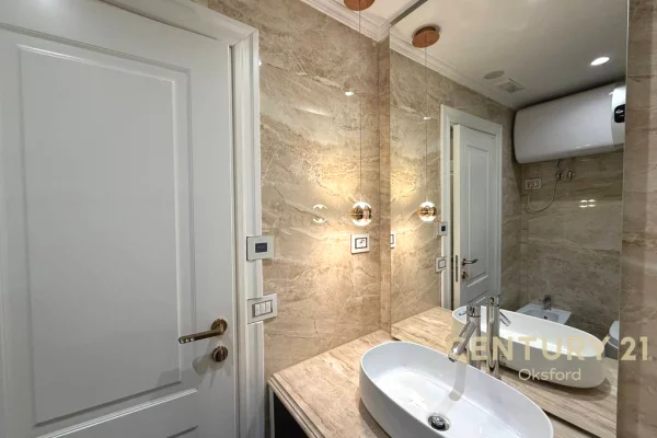 Shtepi me qera Apartament ne Tirane, 2+1, Mobilimi E mobiluar, Pagesa 1,400  Euro.