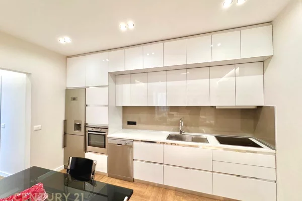 Shtepi me qera Apartament ne Tirane, 2+1, Mobilimi E mobiluar, Pagesa 1,150  Euro.