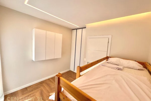 Shtepi me qera Apartament ne Tirane, 2+1, Mobilimi E mobiluar, Pagesa 1,150  Euro.