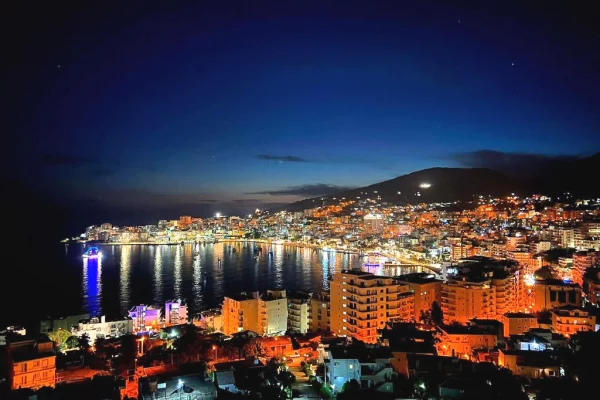 Shtepi ne shitje Apartament ne Sarande, 2+1, Mobilimi E mobiluar, Pagesa 220,000  Euro.