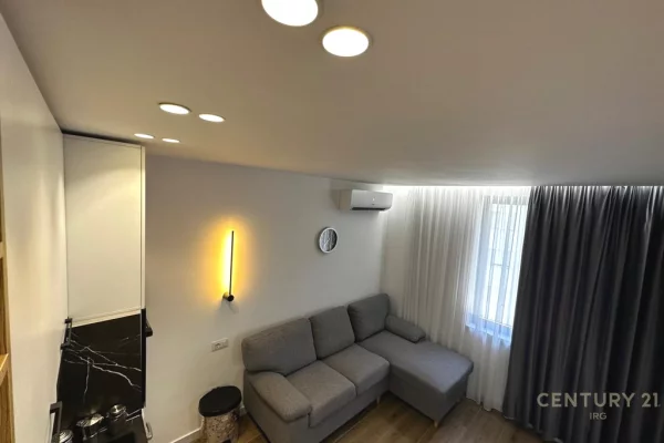 Shtepi ne shitje Apartament ne Tirane, 1+1, Mobilimi E mobiluar, Pagesa 240,000  Euro.