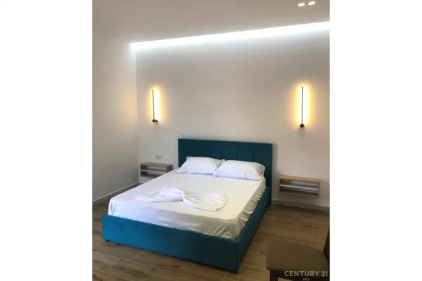 Shtepi ne shitje Apartament ne Tirane, 1+1, Mobilimi E mobiluar, Pagesa 240,000  Euro.