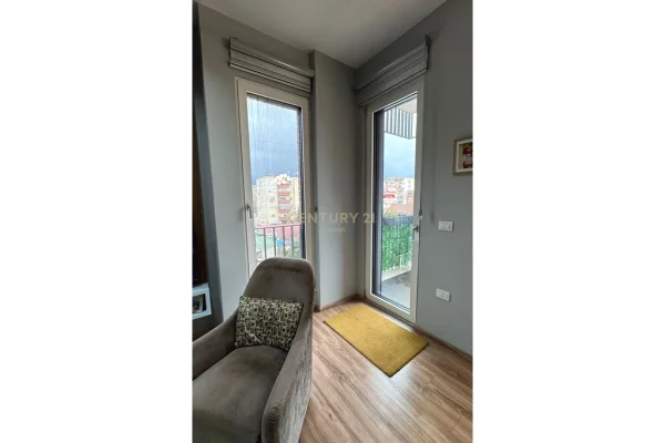 Shtepi ne shitje Apartament ne Tirane, 2+1, Mobilimi E mobiluar, Pagesa 260,000  Euro.