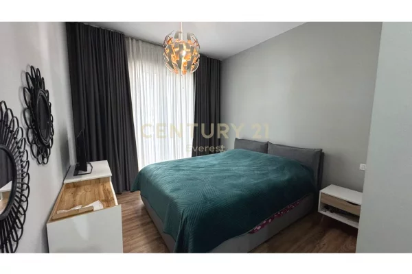 Shtepi ne shitje Apartament ne Tirane, 2+1, Mobilimi E mobiluar, Pagesa 260,000  Euro.