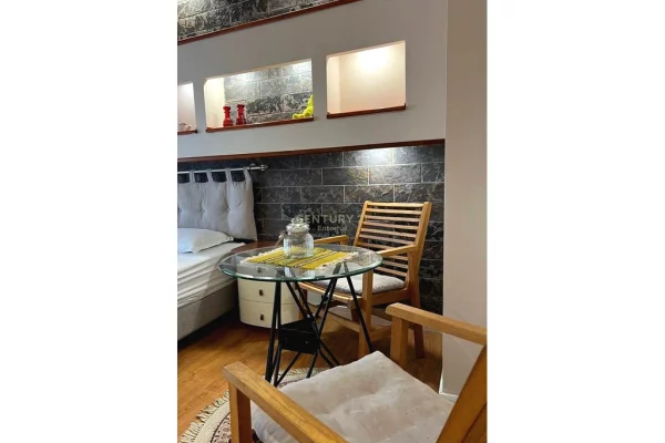 Shtepi me qera Apartament ne Tirane, 2+1, Mobilimi E mobiluar, Pagesa 1,500  Euro.