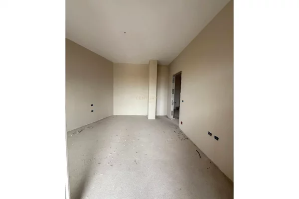 Shtepi ne shitje Apartament ne Vlore, 1+1, Mobilimi Bosh, pa mobiluar, Pagesa 130,000  Euro.