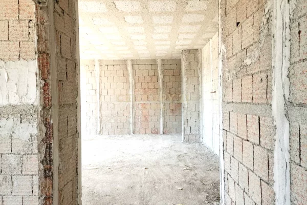 Shtepi ne shitje Apartament ne Vlore, 3+1, Mobilimi Bosh, pa mobiluar, Pagesa 566,000  Euro.