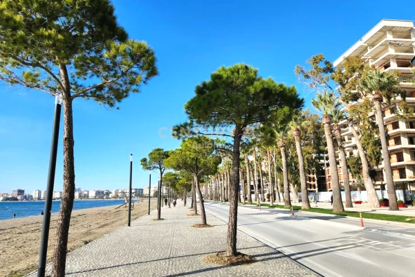 Shtepi ne shitje Apartament ne Vlore, 3+1, Mobilimi Bosh, pa mobiluar, Pagesa 566,000  Euro.